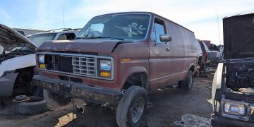 Junkyard Find: 1985 Ford Econoline with 4-on-the-floor manual