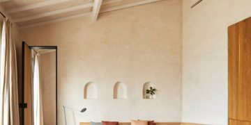 Ndebele Rug as a Tribute To Female African Art