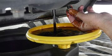 Greasy Situation – Best Oil Drain Pans