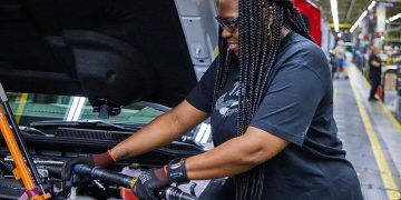 GM Increasing Heavy Truck Production Despite Rising Fuel Prices