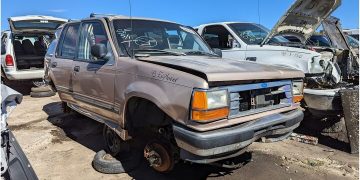 Junkyard Find: 1993 Ford Explorer Eddie Bauer 4-Door 4WD