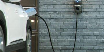 EV Owner Satisfaction with Home Chargers Declines, JD Power Says