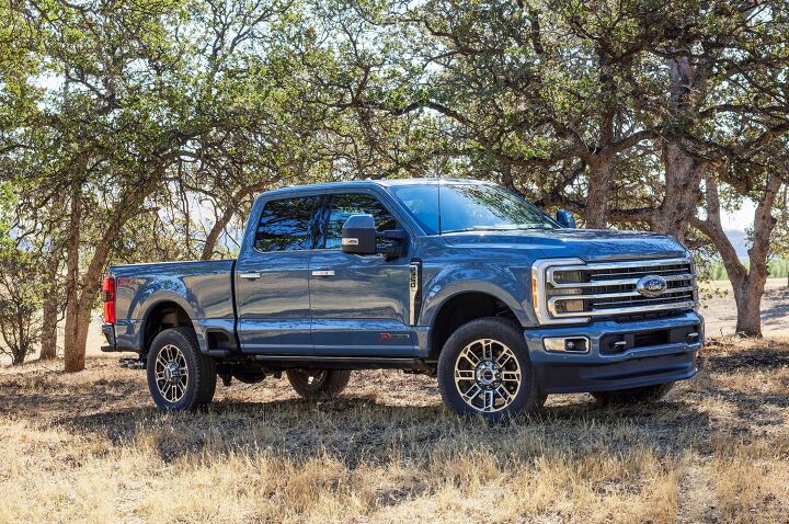 Wiper Arm Issue Forces Ford to Recalls 422,613 Full-Size SUVs, Super Dutys